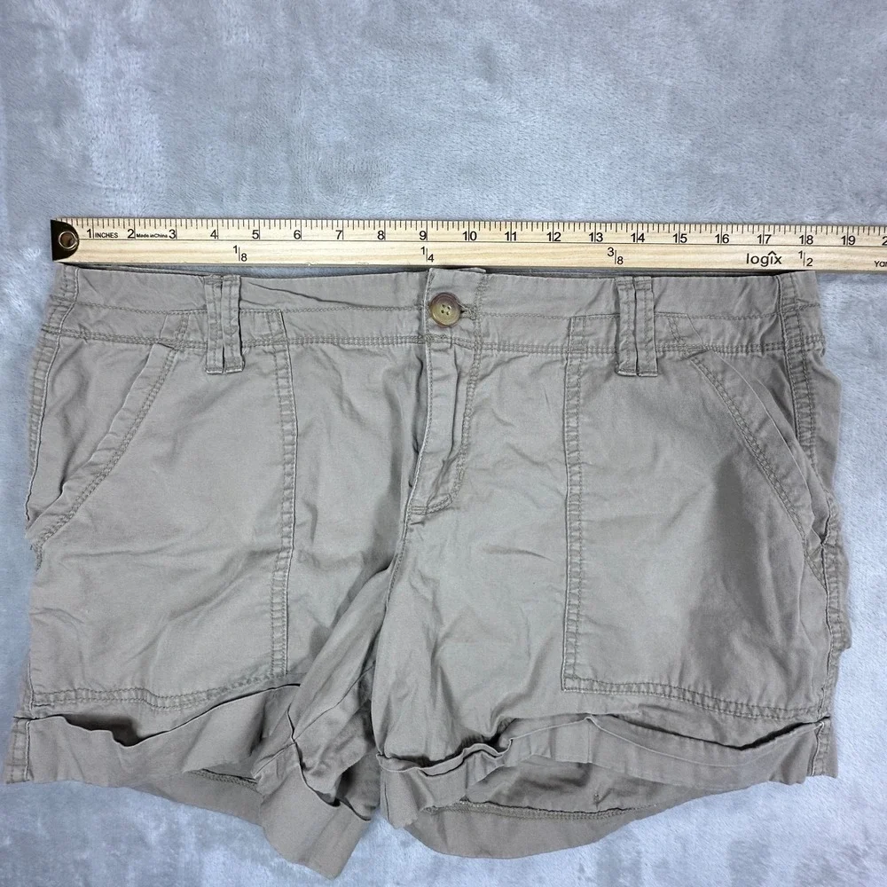 Old Navy Shorts Womens 12 Beige Cotton Mid Rise Cuffed Hem Outdoor Summer Beach